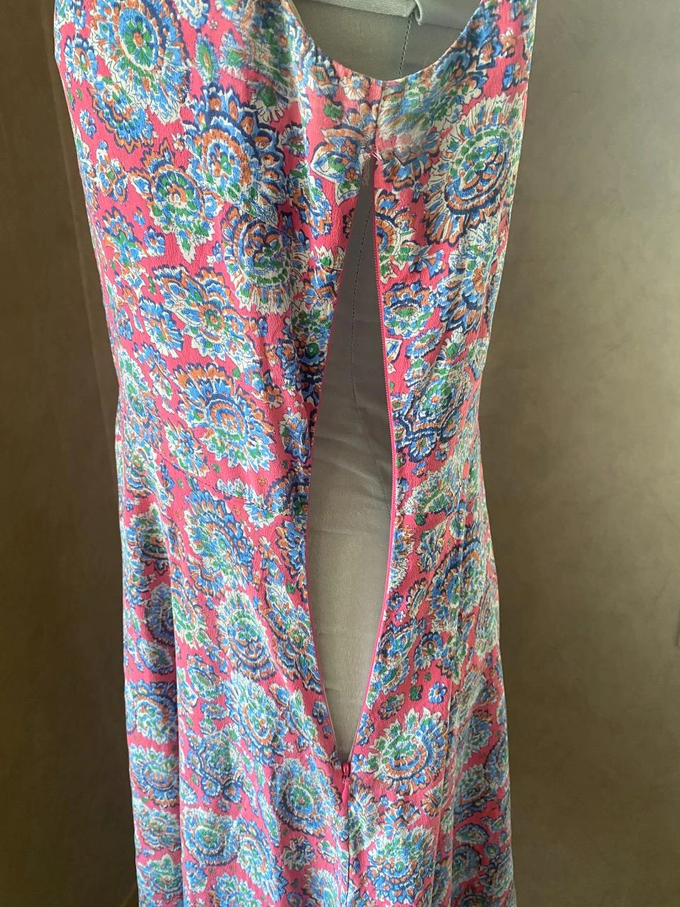 Prachtige Caroll jurk maat 42 van zijde – Roze met bohemien-chique bloemenprint – photo 9